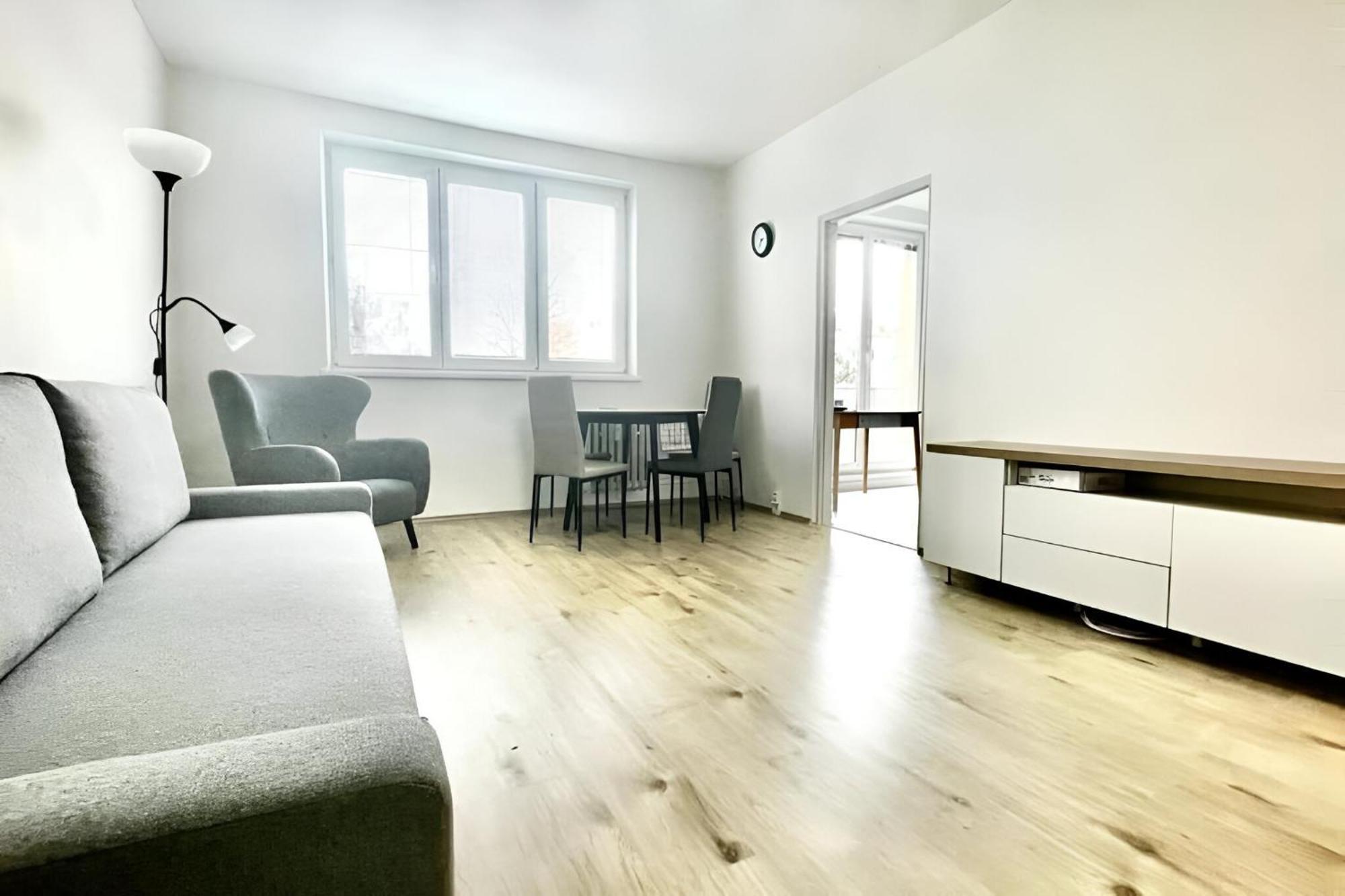 Big And Sunny Apartment With Great Acces To Center Bratislava Esterno foto