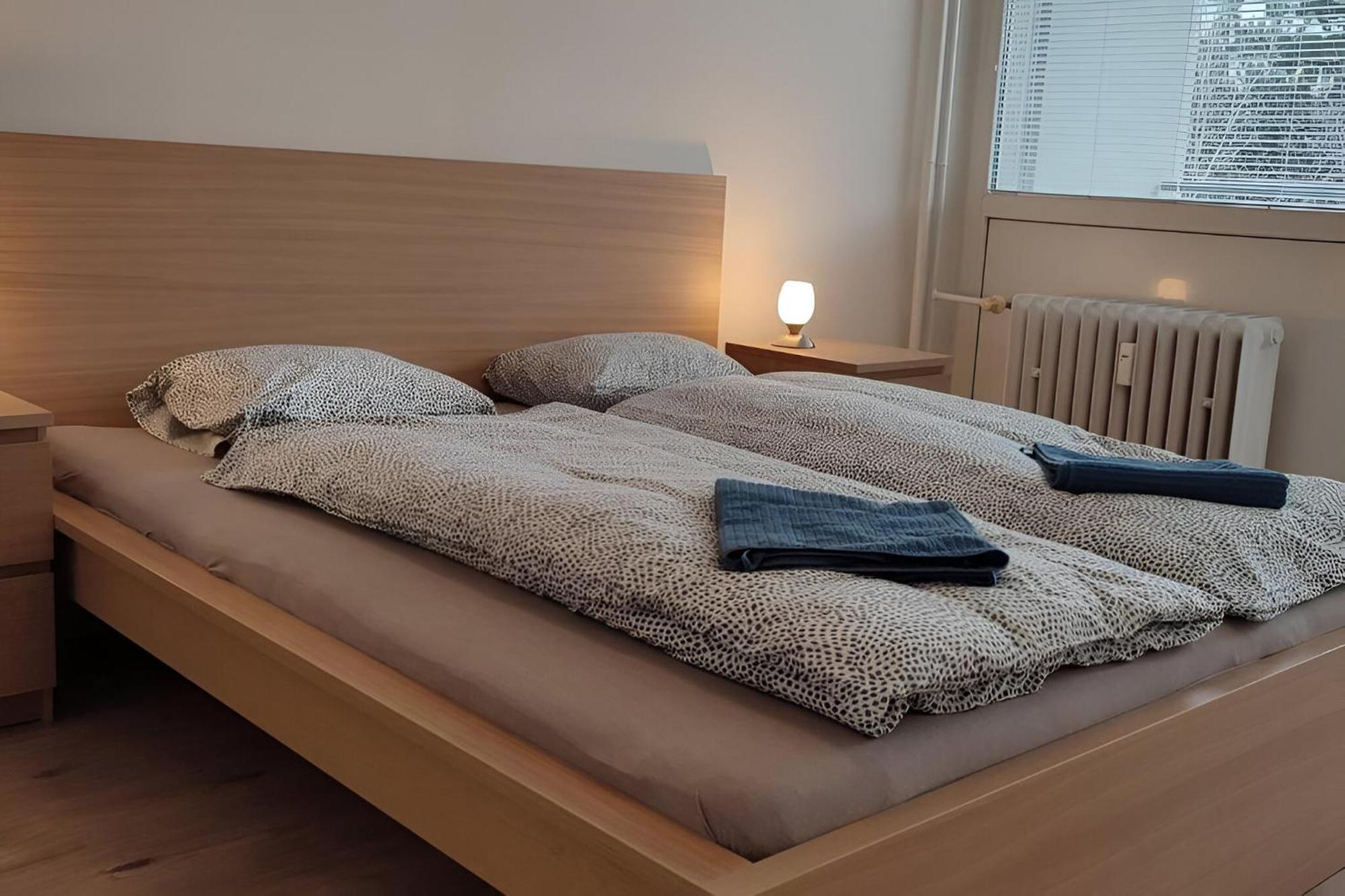 Big And Sunny Apartment With Great Acces To Center Bratislava Esterno foto